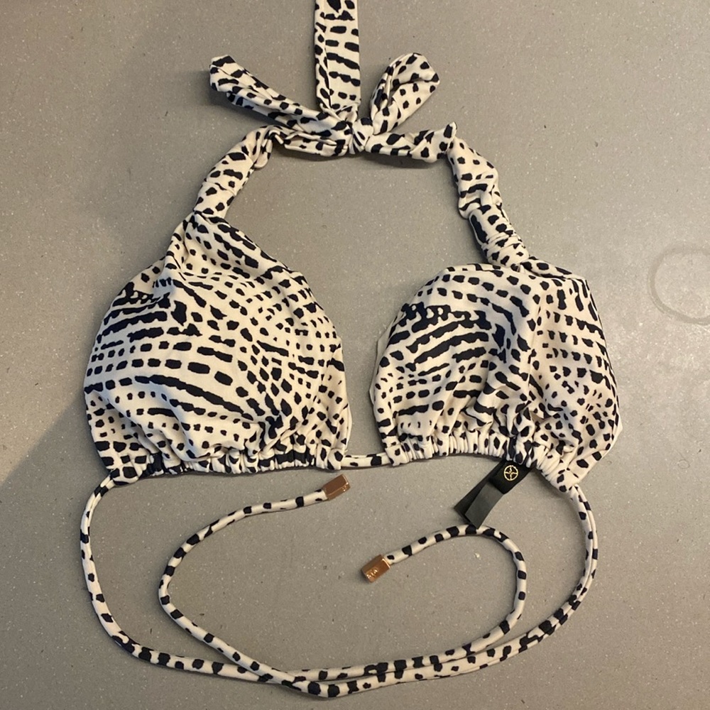 Vix by Paula Hermanny Triangle Bikini Too Black and White